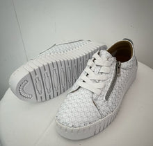 Medusa Sneaker