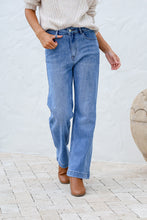 Nat Stretch Straight Leg Denim Jean