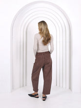 Leo Barrel Jean