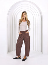 Leo Barrel Jean
