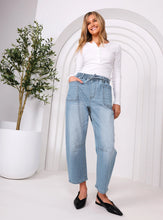 Leo Barrel Jean