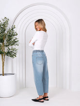 Leo Barrel Jean