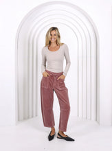 Leo Barrel Jean