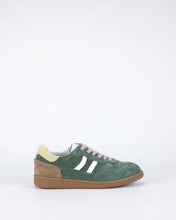Sunny Sneaker
