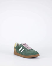 Sunny Sneaker