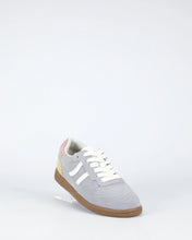 Sunny Sneaker