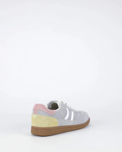Sunny Sneaker