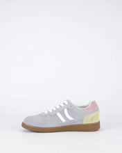 Sunny Sneaker